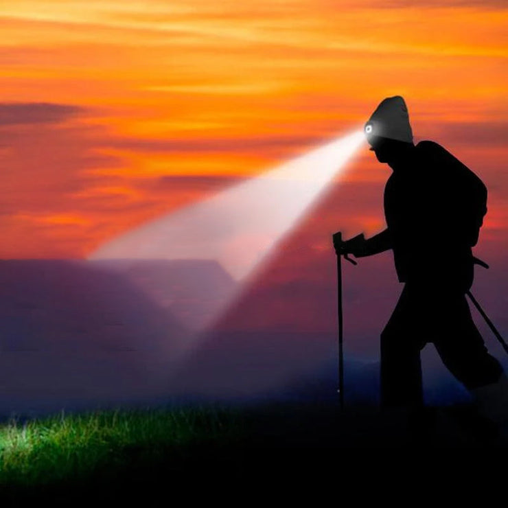 Modieus gebreide muts met LED licht